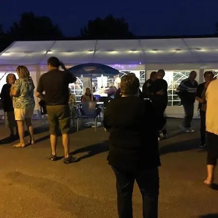Zecamping 3 Pet Friendly Avec Acces Direct A La Base De Loisir Parque de Campismo