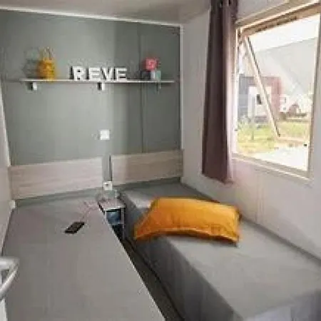 Zecamping 3 Etoiles Pet Friendly Avec Acces Direct A La Base De Loisir Campsite