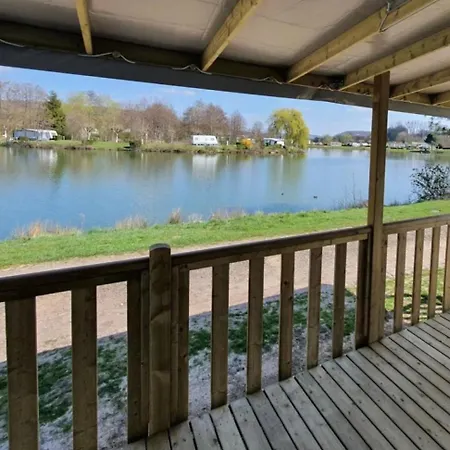 Zecamping 3 Etoiles Pet Friendly Avec Acces Direct A La Base De Loisir