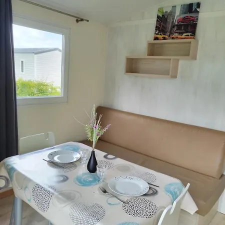 Zecamping 3 Etoiles Pet Friendly Avec Acces Direct A La Base De Loisir 3*